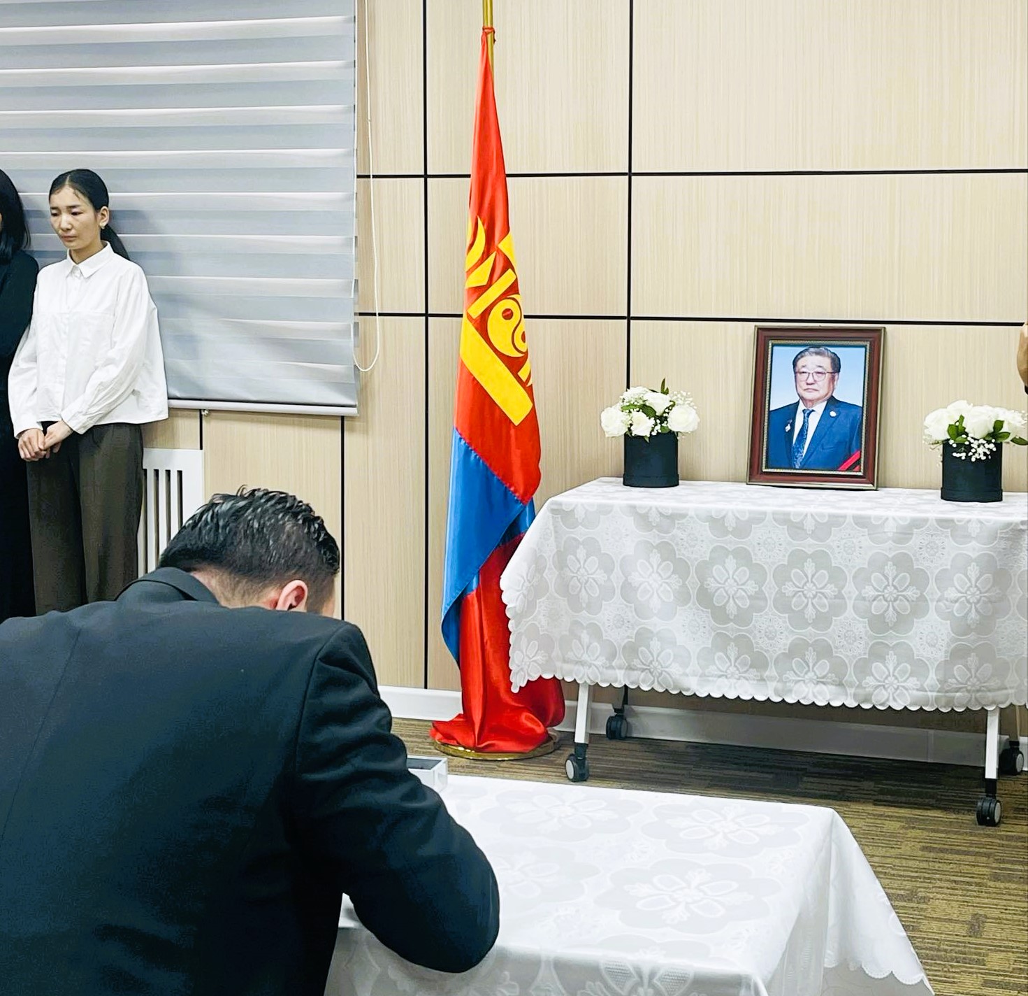 СҮХБААТАР ДҮҮРГИЙН ТӨРИЙН АЛБАН ХААГЧИД ЭМГЭНЭЛ ИЛЭРХИЙЛЖ, ХҮНДЭТГЭЛ ҮЗҮҮЛЛЭЭ